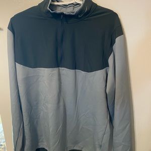 Men’s Nike 1/4 zip pull over. Smoke/pet free home.